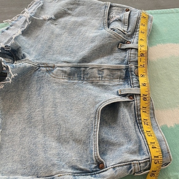 Levi’s 501 High Rise Cut Off Jean Shorts Light Wash Button Fly - Picture 11 of 13